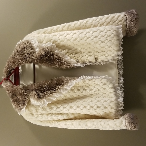White Soft Lace Short Fur Coat - Picture 1 of 6